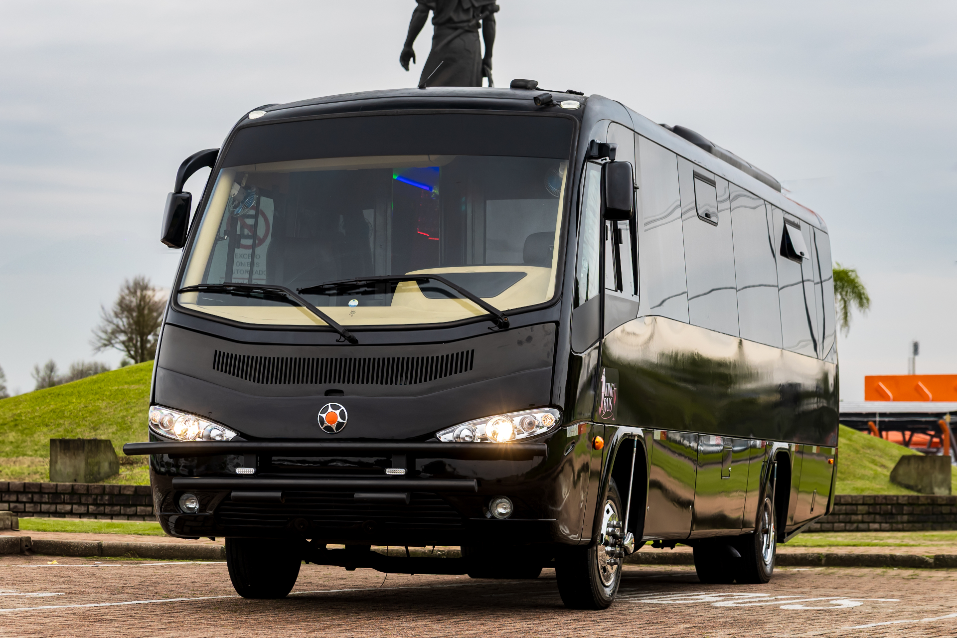 Limo King Bus